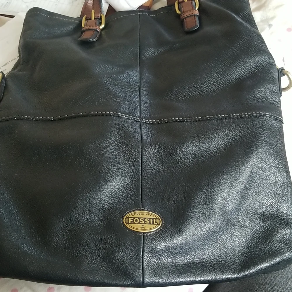 Fossil Explorer Genuine Leather Tote Y2K Key Fob Purse Charm Bag Long Strap